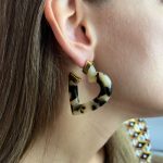 Ατσάλινα σκουλαρίκια κοκάλινη καρδιά animal print