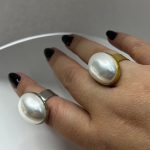 Ατσάλινο δαχτυλίδι με οβάλ πέρλα - Image 2